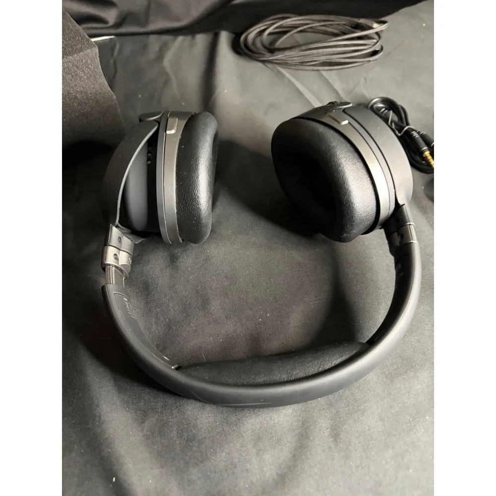 HyperX Cloud Orbit S Gaming Headset Box Accessories Parts Not Charging